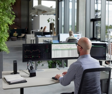 hp-elite-t755-thin-client-workspace-2.jpg