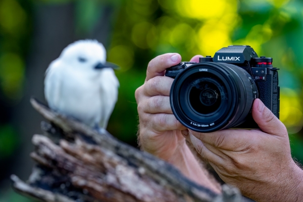 lumix-camera-dc-s1rm2-lifestyle-image-bencemate-03.jpg