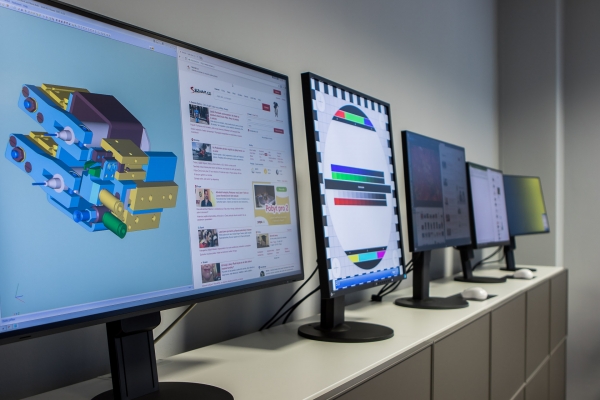 eizo-showroom-180904--l8a5072-web.jpg