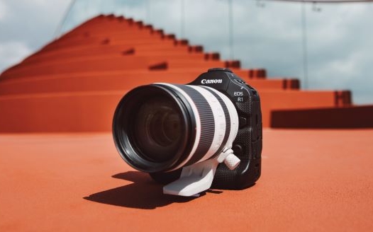 Canon oslavuje 1 hl
