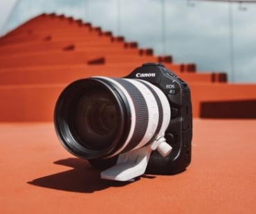 Canon oslavuje 1 hl