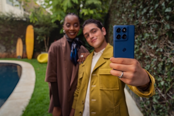 2025-motorola-edge-edge-60-gallery-shoot-photos-29.jpg
