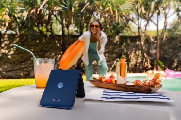 2025-motorola-razr-60-gallery-shoot-photos-26.jpg