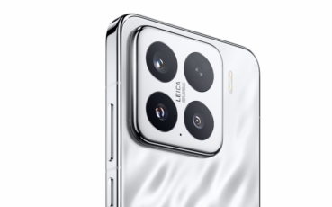 xiaomi-15-silvery-back-45-l-683x1024.jpg