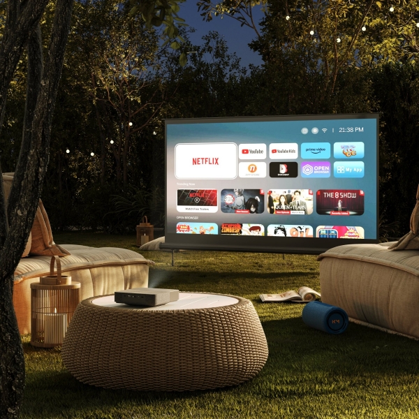 loewe-we.beam-exterior-lifestyle-ui-we.hear.jpg