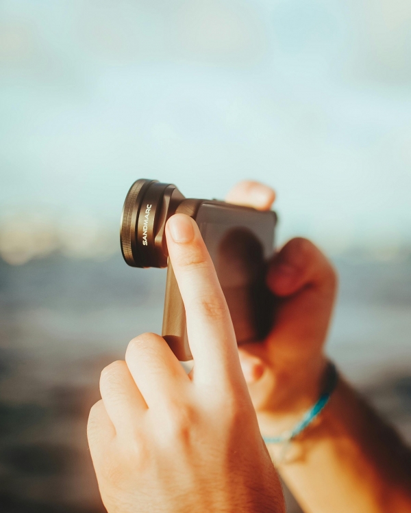 pexels-bertellifotografia-9979698.jpg