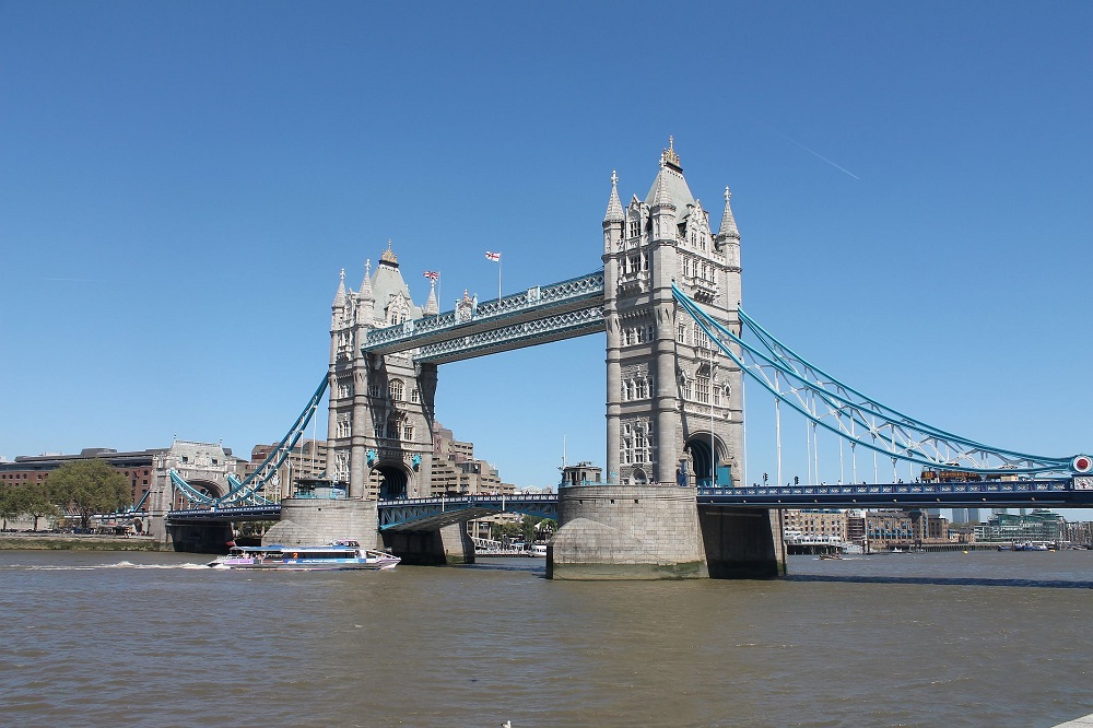 tomas-majer,temze-a-tower-bridge.jpg