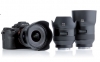 Rodina objektivů ZEISS BATIS je určena pro fullframe kompakty s výměnnými objektivy řady Sony A7. Prozatím se jedná o širokoúhlý a portrétní objektiv. Kromě nesporně skvělé optické kvality se tyto nové objektivy vyznačují OLED displejem, na kterém se zobrazuje zaostřovací vzdálenost a hloubka ostrosti