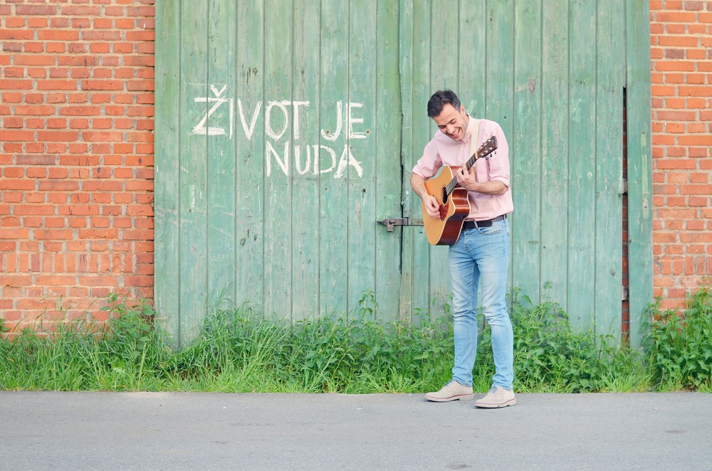 rka-zavadilova-zivot-je-nuda.jpg
