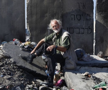 11-koudelka-shooting-holy-land-copyright-gilad-baram-nahled.jpg