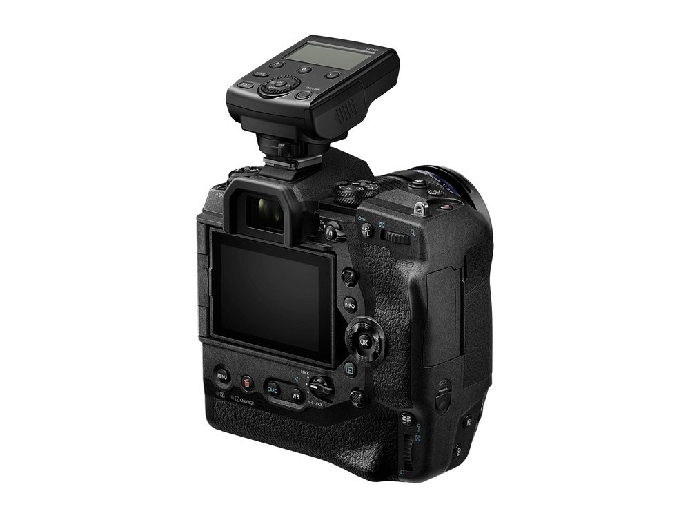 om-d-e-m1x-ez-m1240-fc-wr--product-230.jpg