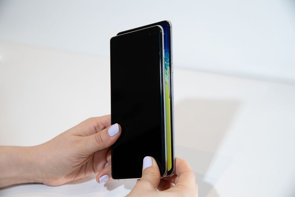 1-4.-galaxy-s10-5g-design.jpg