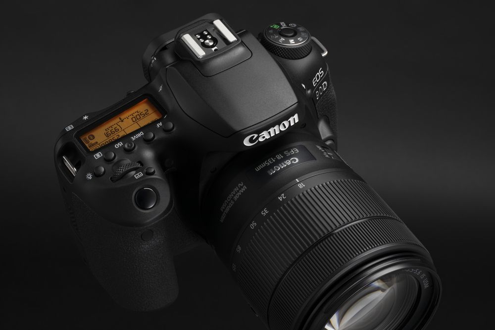 canon-eos-eos-90d-02.jpg