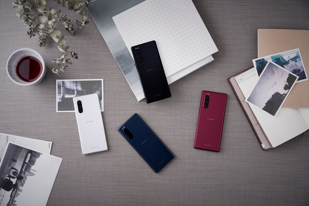 xperia-5-family-(2).jpg