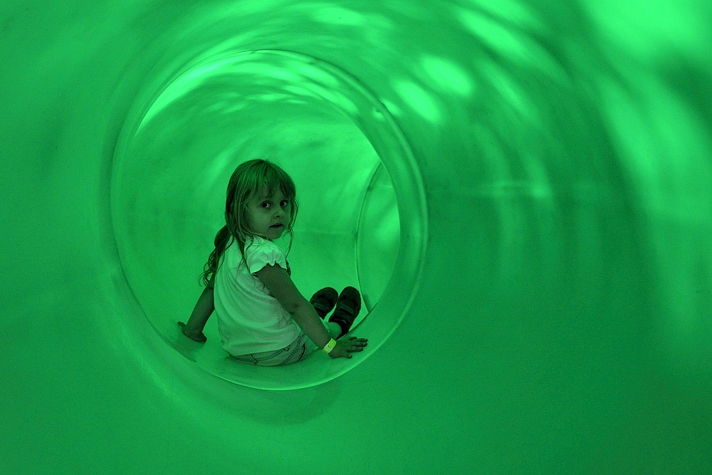 Březnové FOTOVIDEO hodnotí ODSTÍNY ZELENÉ.