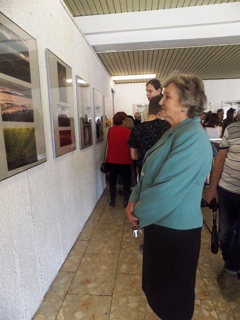 NOVOZÁMOCKÍ FOTOGRAFI ZNÁMI NEZNÁMI v minigalerii kina Mier 