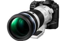 Profesionální super teleobjektiv, který umožňuje focení z ruky při ekvivalentních ohniscích až 1000 mm a nový firmware pro E-M1X