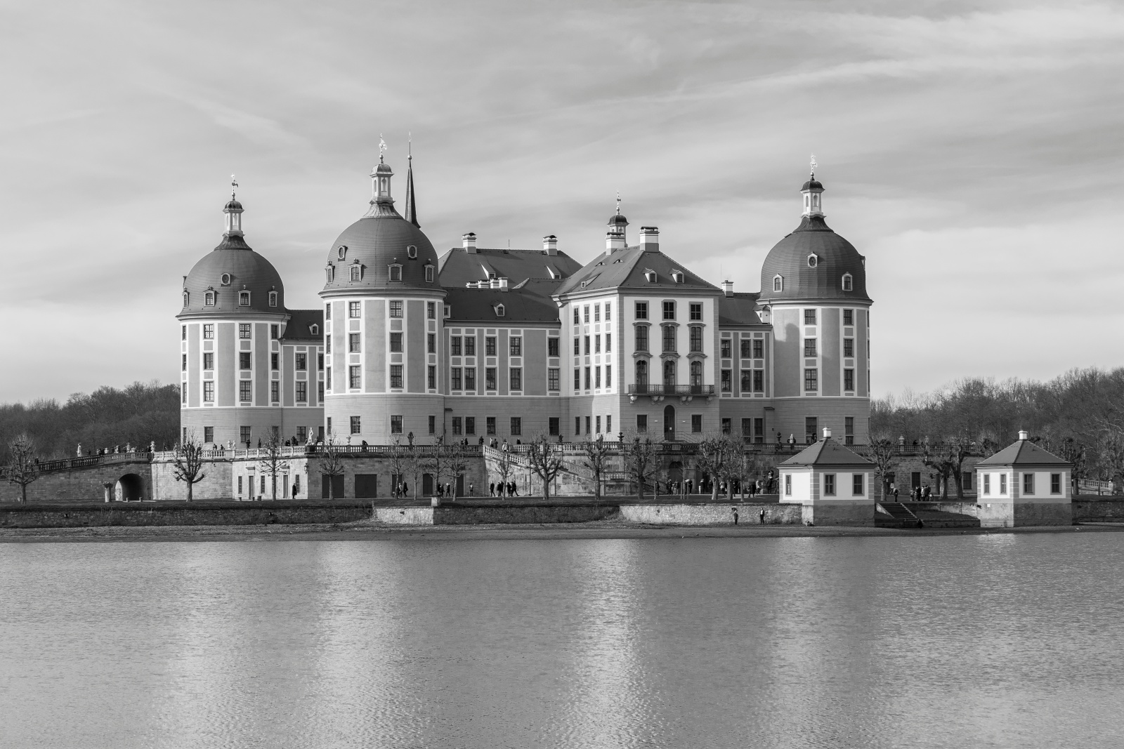 ADAM WEIS - Čiernobiely Moritzburg