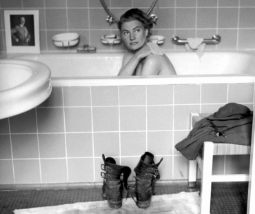 Válečná korespondentka a fotografka Lee Miller známá pod heslem „V Hitlerově vaně“ – Není všechno tak, jak se zdá.