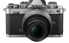 Nikon má nový retro model mirrorless fotoaparátu Z fc