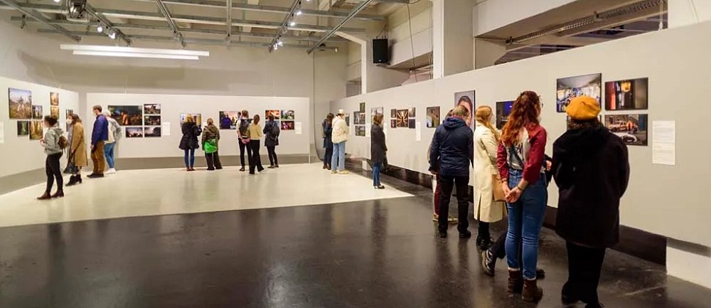 Výstava World Press Photo 21 ve vídeňské galerii WestLicht ještě do 7.11.2021
