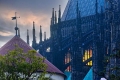 Neobvyklý pohled do katedrály sv. Víta, sv. Václava a sv. Vojtěcha od busty Karla IV.
