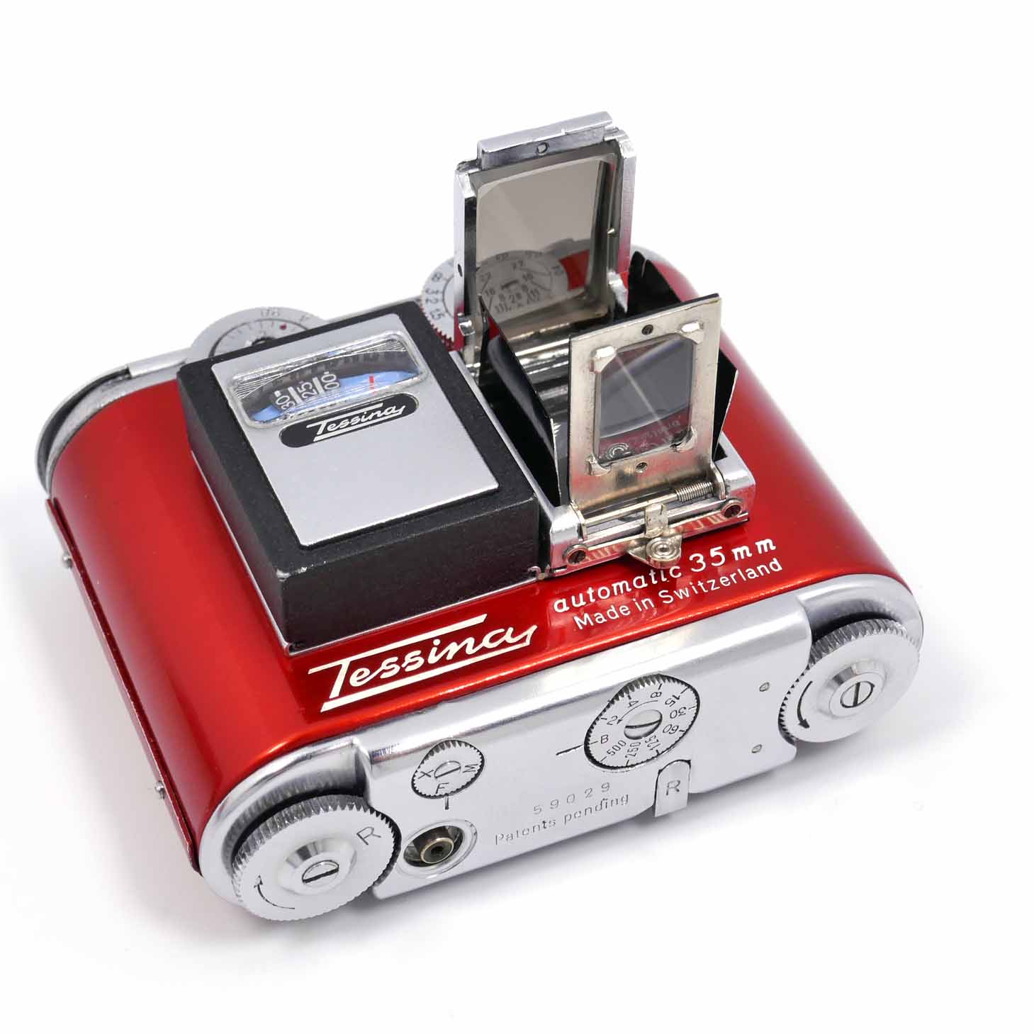 clean-cameras-concava-tessina-automatic-35-red-05.jpg