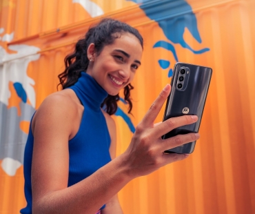 2022-moto-g52-gallery-shoot-professional-shot-16.jpg