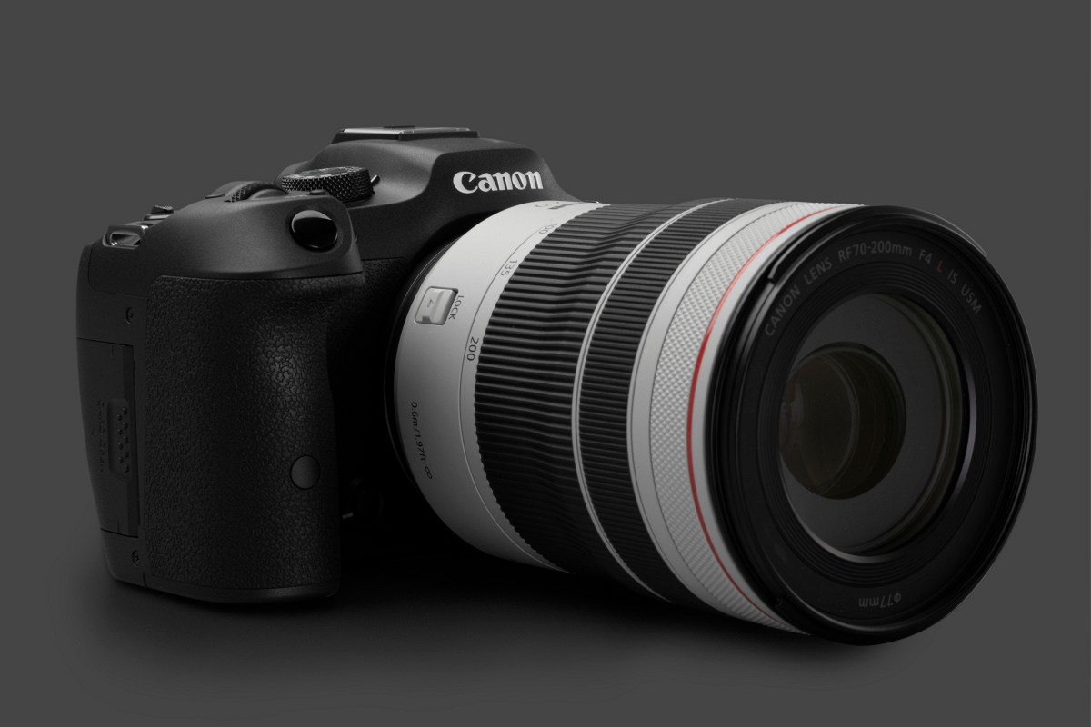 canon-eos-r7-design-cut-002-52093885325-o.jpg