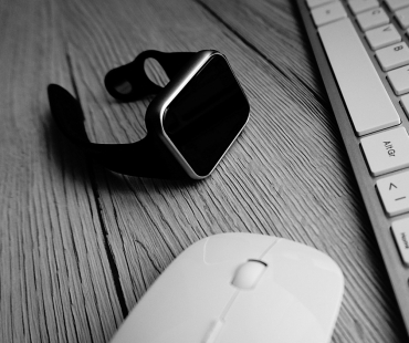 smartwatch-1783180-1920.jpg