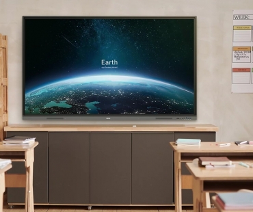 benq-re03-series-lifestyle.jpg