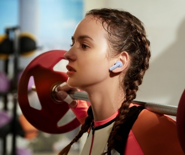 mkt-audio-series-creative-lifestyle-shot-hq-mkt-freebuds-5i-ksp-shot-blue-gym-aem-jpg-20220505.jpg