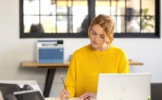 hp-smb-creativeoffice-selene.jpg