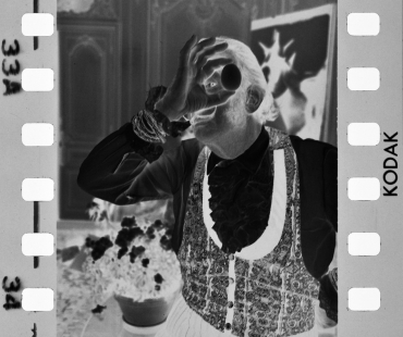 dali-s-vejcem-1969-negativ-s-okrajem.jpg
