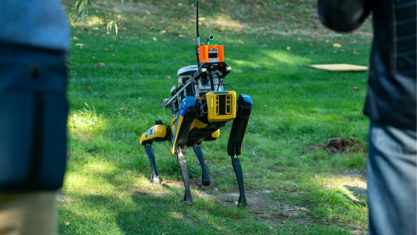 axis-fel-cvut-robopes-spot-2.jpg