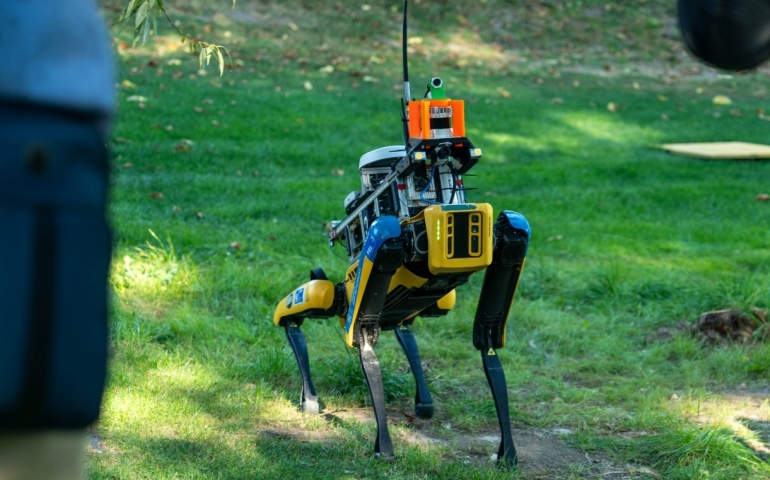 axis-fel-cvut-robopes-spot-2.jpg