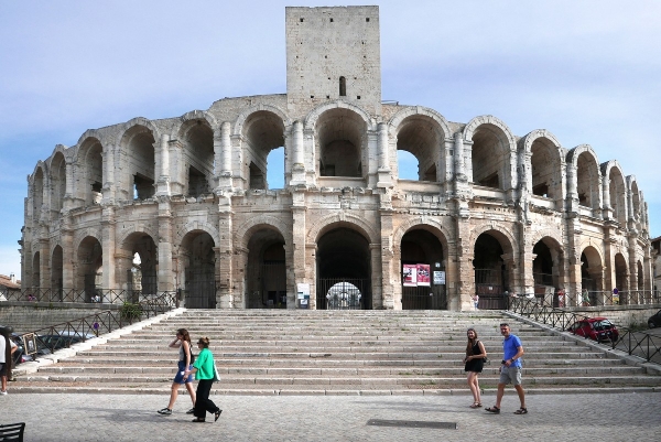 016-arles-anticka-arena-ve-stredu-mesta-foto-vaclav-podestat.jpg