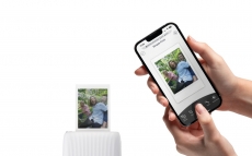 instax-pal---feature-shots---simple-print-(mini)---pink.jpg