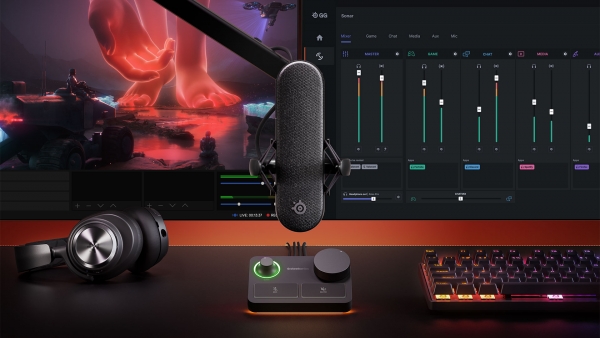 steelseries-alias-pro-lifestyle.jpg