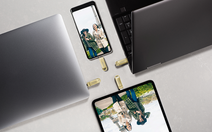 ultra-dual-drive-luxe-gold-lifestyle-image-lr.png