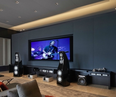 ultimatehometheater-7.jpg