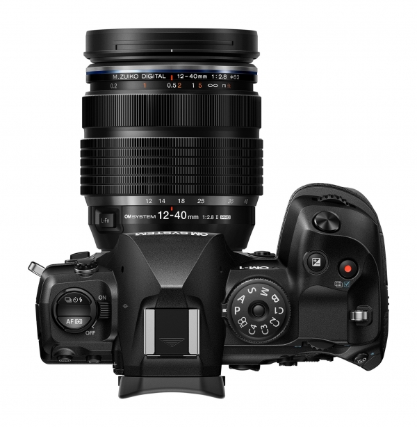 c25-om-1-mark-ii-blk-top-1240-2-w-mf-kopie.jpg