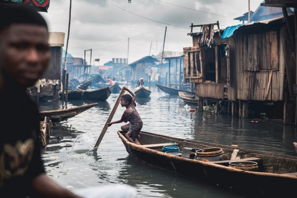 benatky-afriky-ghetto-makoko-v-lagosu-v-nigerii-2-scaled.jpg