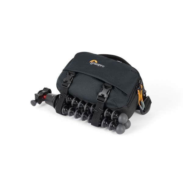 camera-hip-pack-lowepro-trekker-lite-lp37457-pww-joby.jpg