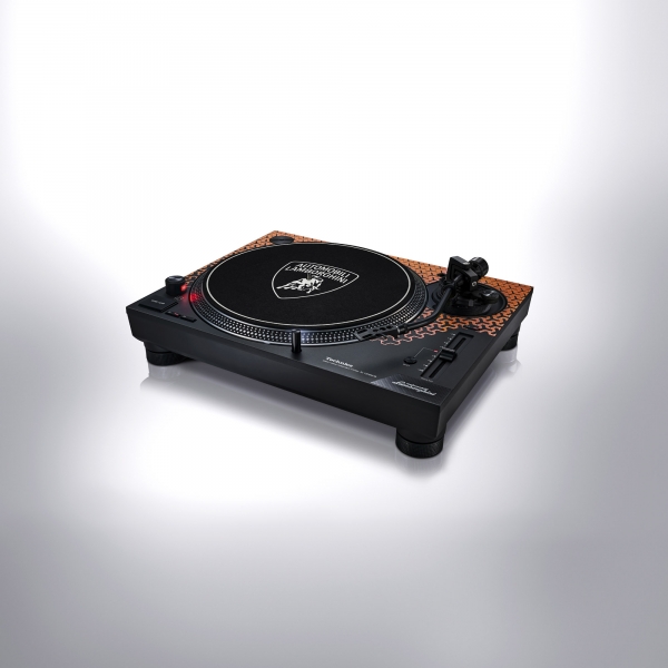 direct-drive-turntable-system-sl-1200mk7b-o-02.jpg