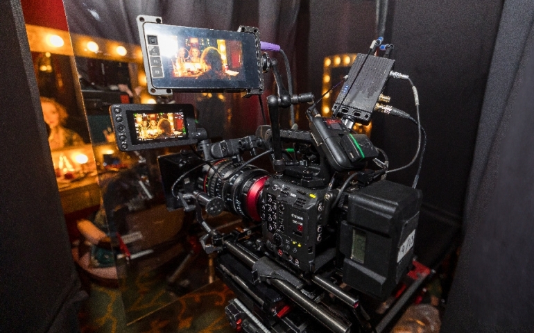 eos-c400--lifestyle.jpg