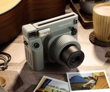 online-and-social-(sns-&-web-ready)-instax-wide-400---lifestyle-images---01---(1-1).jpg