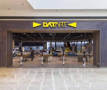 Electro World se mění na DATART hl