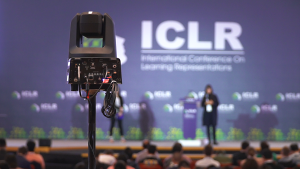 slideslive-robo-cam-2.png