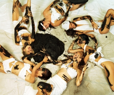 1b-foto-ze-serie-lecive-bahno-(2005).jpg